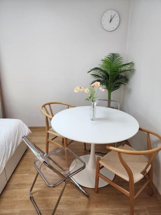 Cozy Itaewon Apartment *